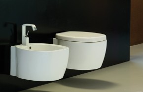 Vaso e Bidet serie Tratto sospesi