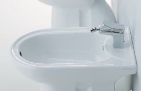 Vaso e Bidet a terra serie Giulia