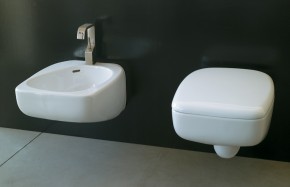 Vaso e Bidet serie Fluid sospesi